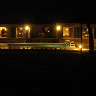 Le Clos de la Sarriette, by night