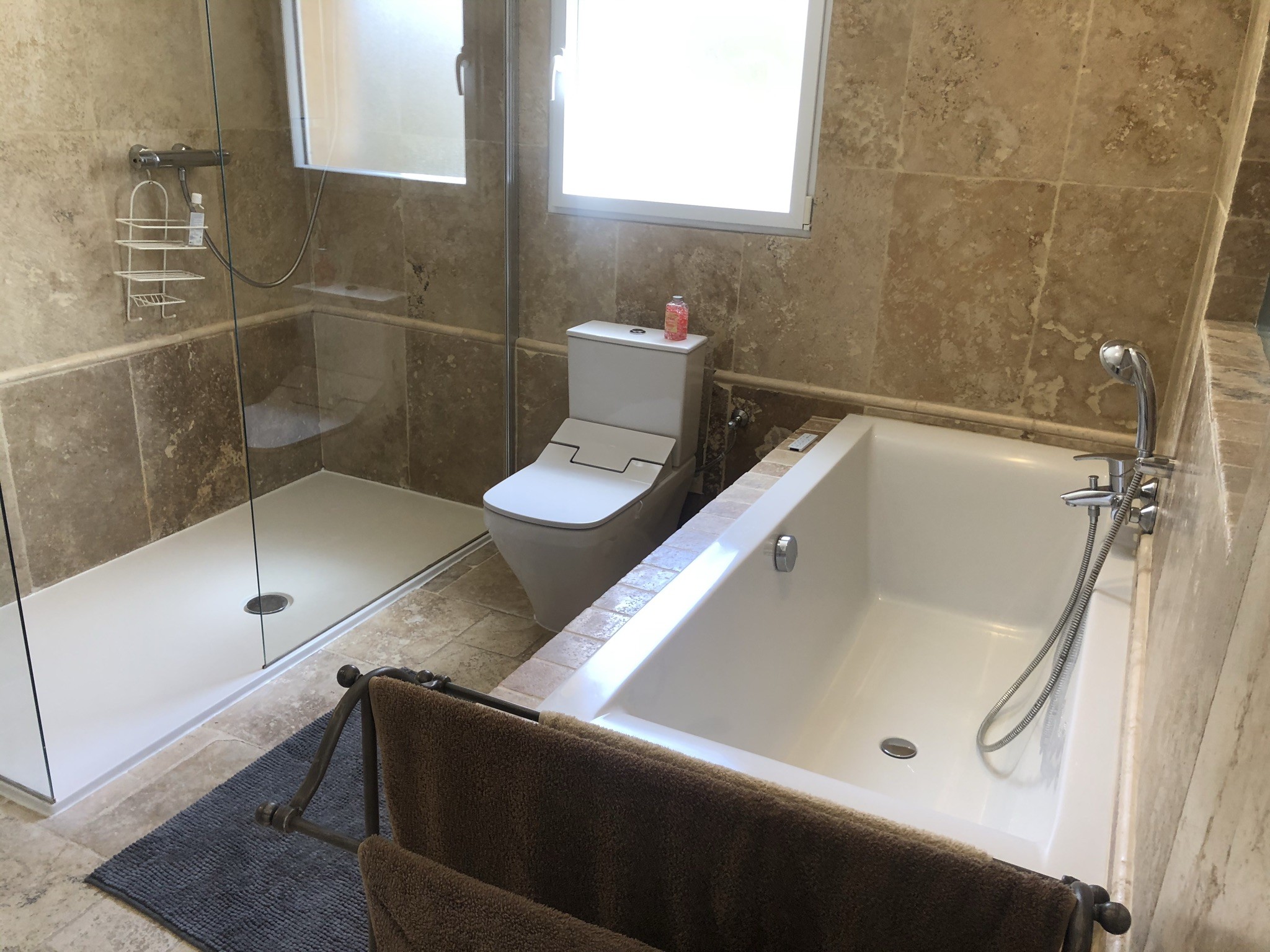 Salle de bain suite Sarriette